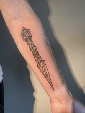 Dagger Fine Line Forearm